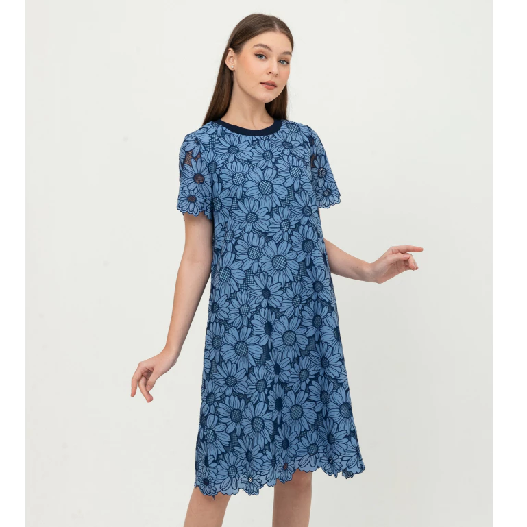 Dress thumbnail 2